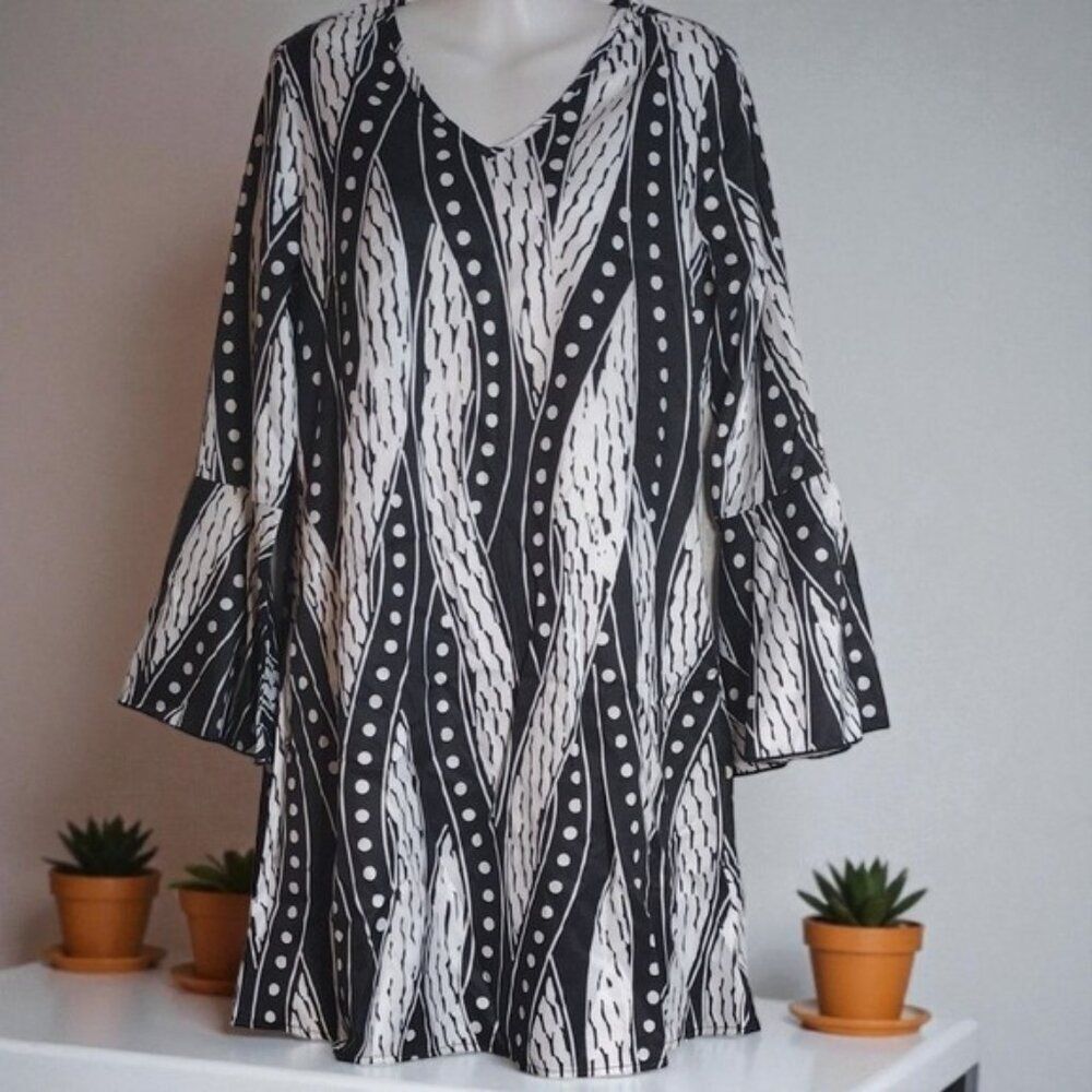 SHEIN Black and White Patterned Dress Size Small With Bell Long Sleeves